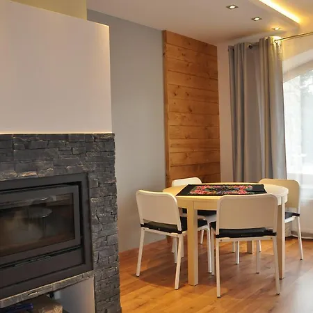 Stalowy Sywarne Апартаменты Косцелиско